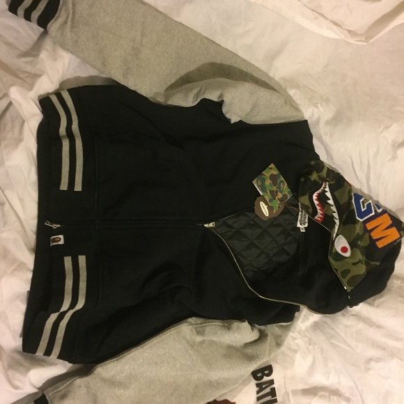 Black Med Bape varsity shark hoodie - Picture 8 of 8